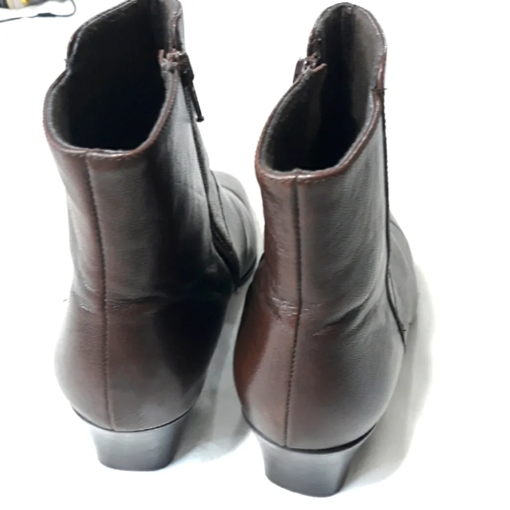 Munro American Leather Brown Ankle Boots Zippered Size 11 M